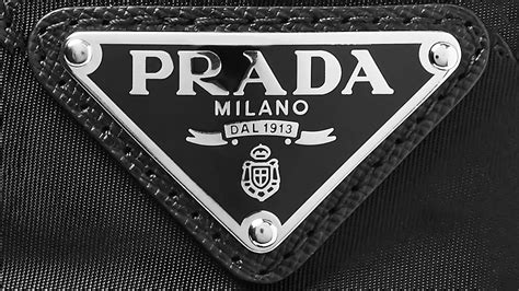 pprodotti originali prada come si distinguono|prada logo identification.